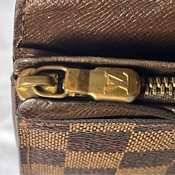 Authentic LV Damier Ebene snap wallet - Picture 10 of 16